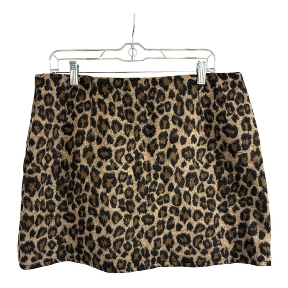 Cheetah Print skirt - Picture 2 of 2